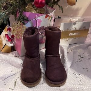 Classic Short UGG Maroon Boots MSRP $180
